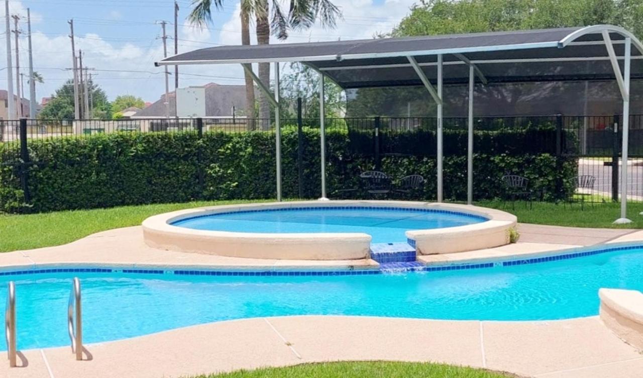 Beautifully Furnished 3Bd 2Br Pool Gated Condo In Mcallen, Tx Pharr Exterior photo