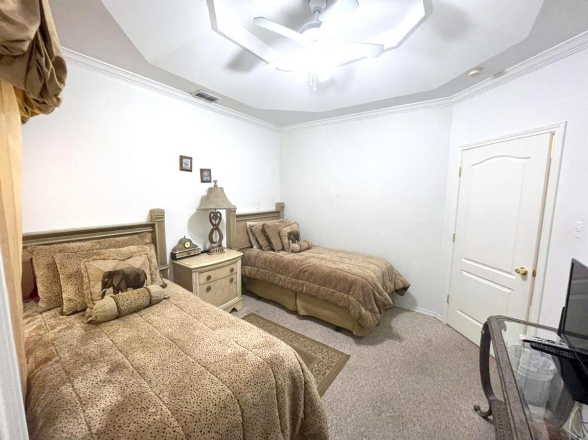 Beautifully Furnished 3Bd 2Br Pool Gated Condo In Mcallen, Tx Pharr Exterior photo